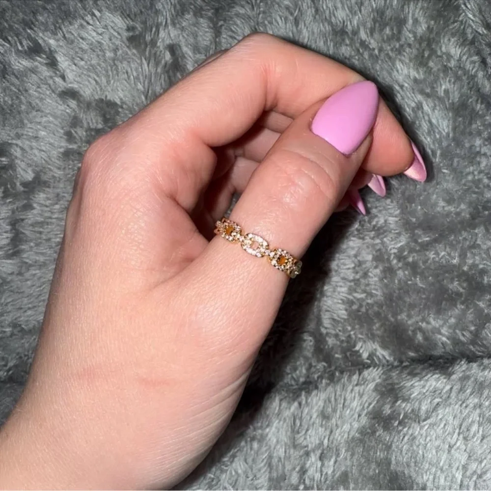Elegant Gold Link Crystal Resizable Ring